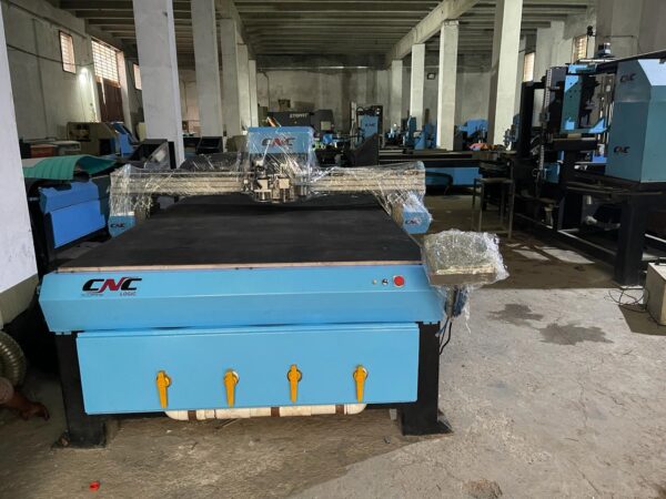 Oscillating cutting machine