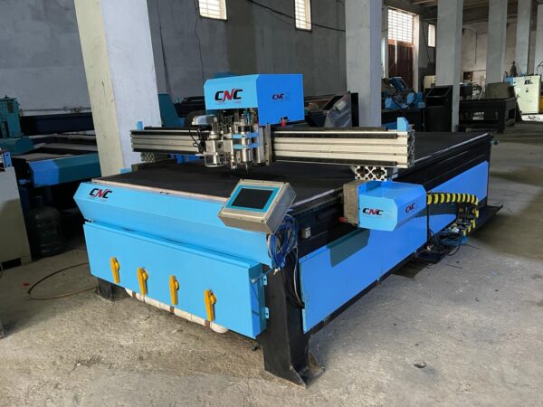 Oscillating cutting machine